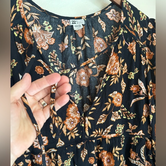 Billabong L Black Floral Long Sleeve Crinkle Hearts Desire Mini Dress - Picture 4 of 11